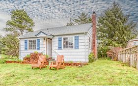 Cute Manzanita Beach House